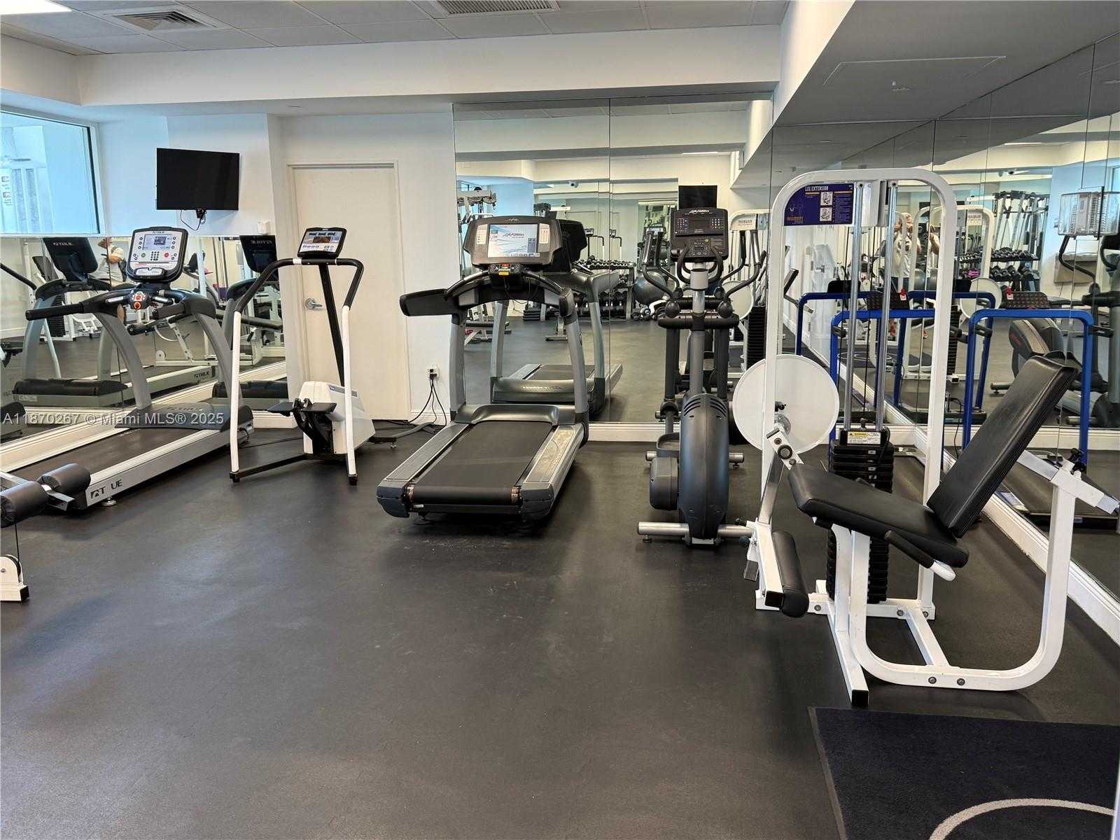 Small Image of 5900 COLLINS AVE #705, Miami Beach Number 31