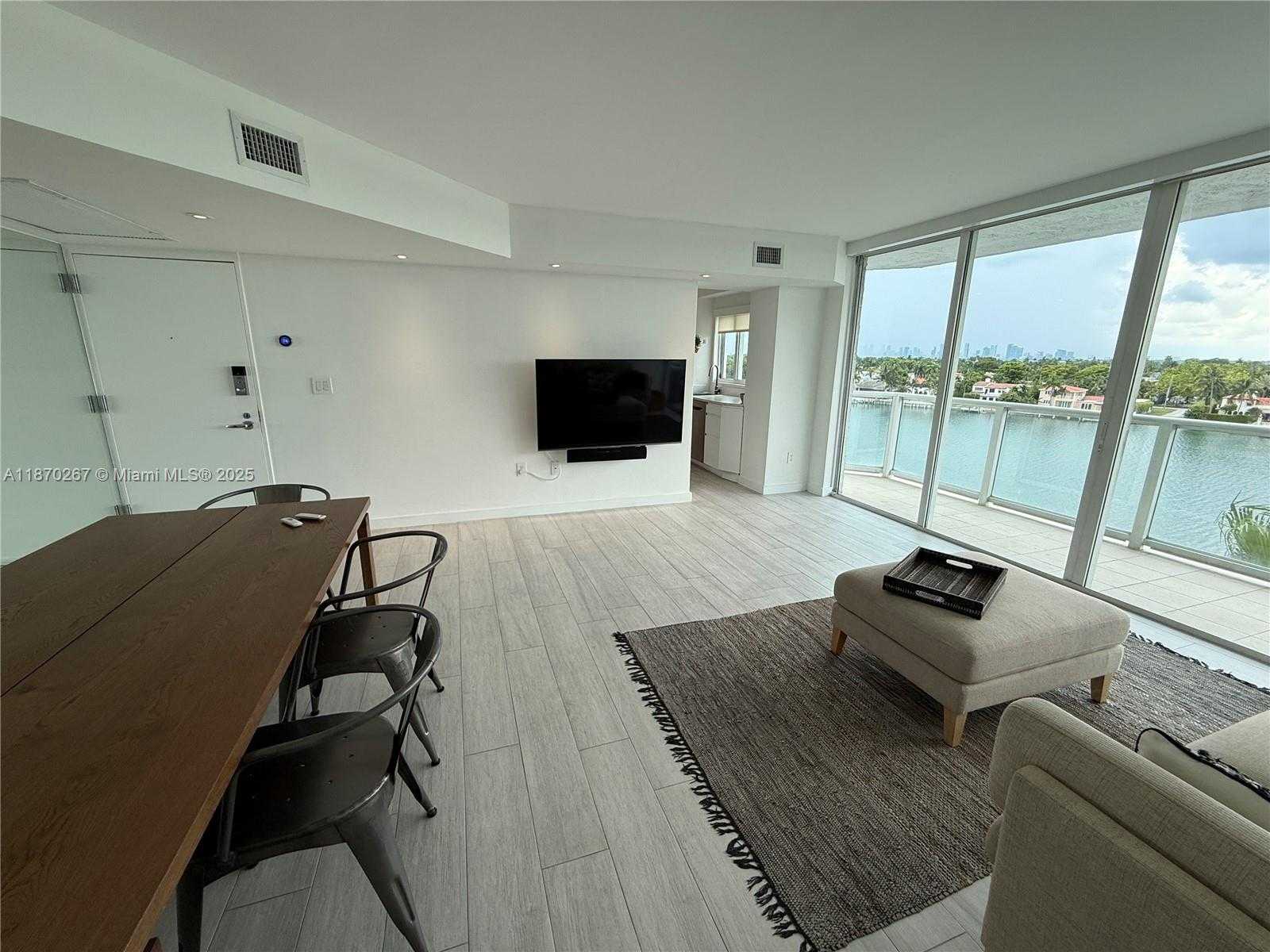 Small Image of 5900 COLLINS AVE #705, Miami Beach Number 6