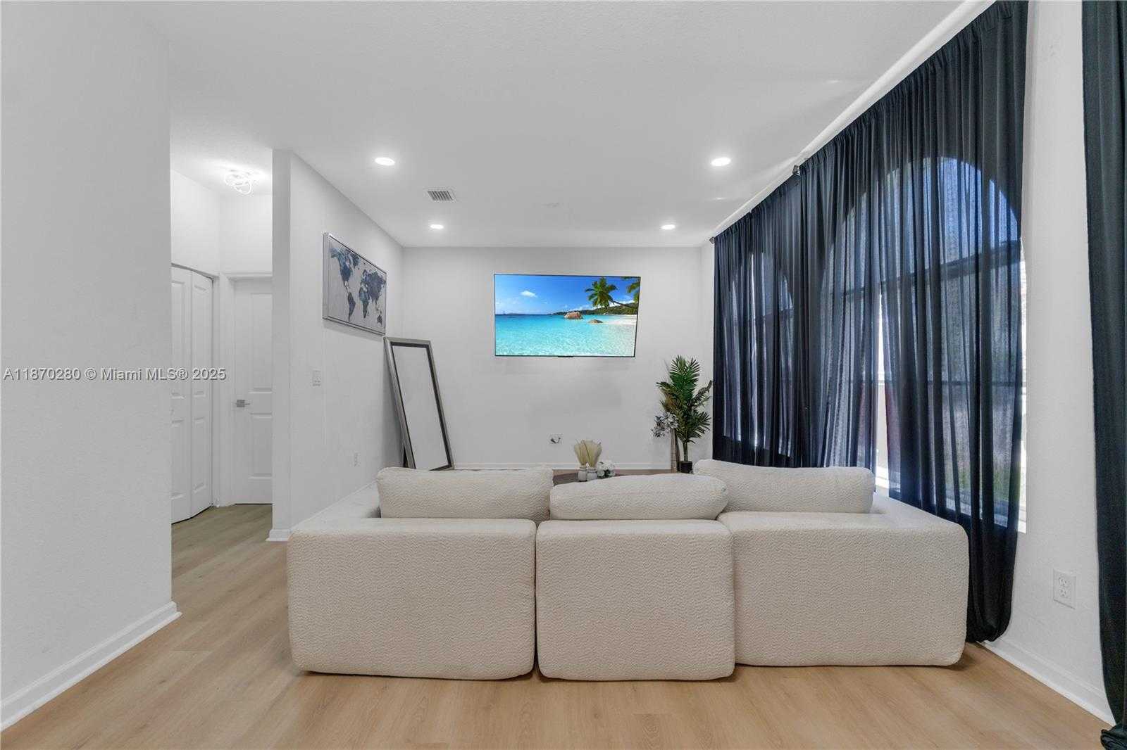 Small Image of 3529 NORTH WEST 29TH PL, Lauderdale Lakes Number 16