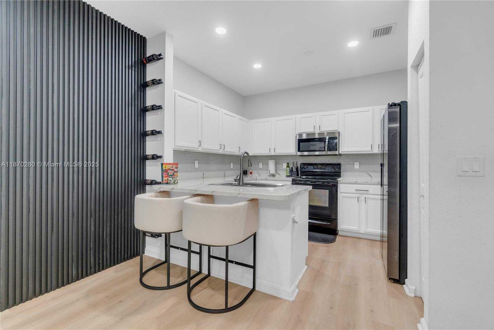 Small Image of 3529 NORTH WEST 29TH PL, Lauderdale Lakes Number 4