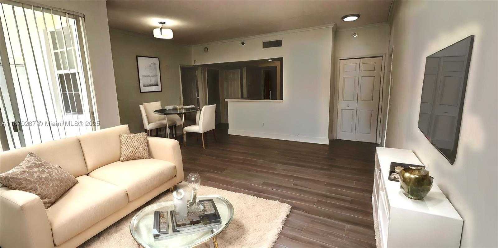 Small Image of Aventura Number 12