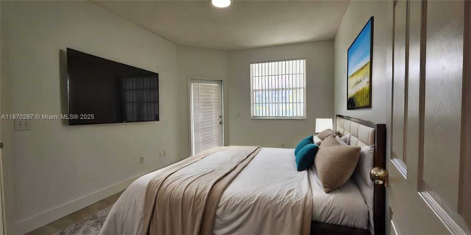 Small Image of Aventura Number 16