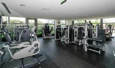 Small Image of 5875 COLLINS AVE #1006, Miami Beach Number 20