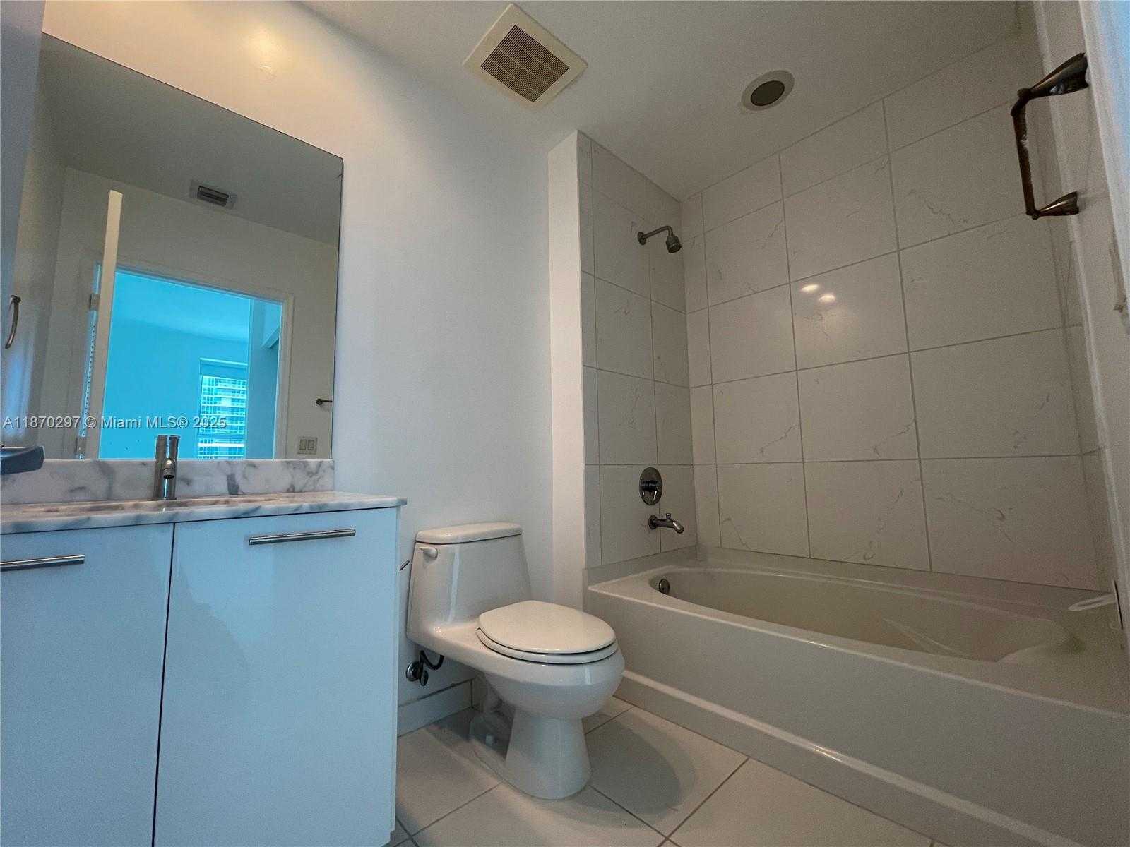 Small Image of 950 BRICKELL BAY DR #4407, Miami Number 14