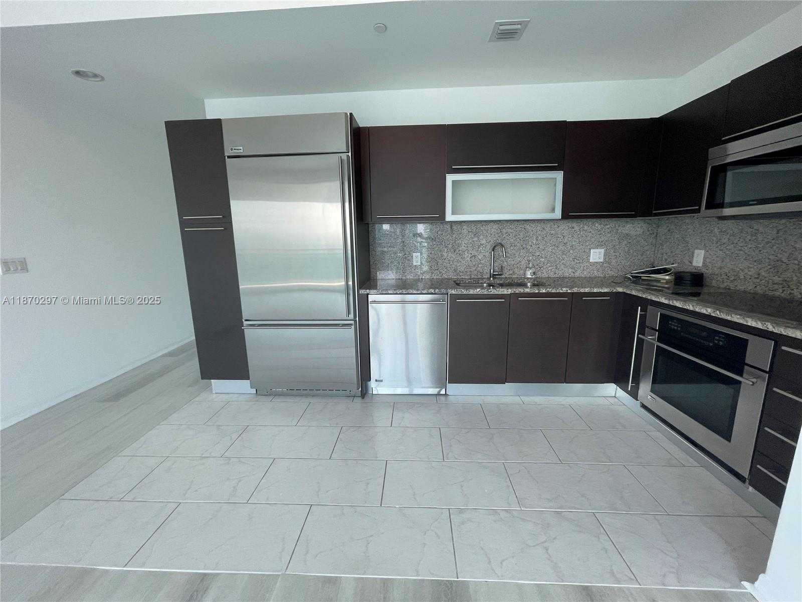 Small Image of 950 BRICKELL BAY DR #4407, Miami Number 2