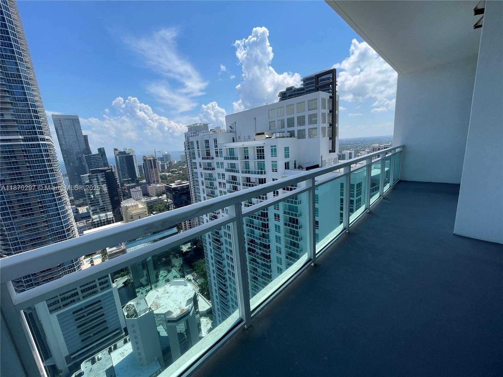 Small Image of 950 BRICKELL BAY DR #4407, Miami Number 20