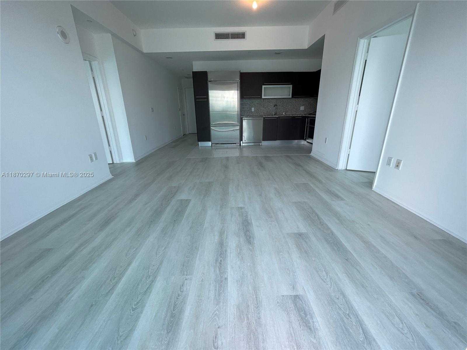 Small Image of 950 BRICKELL BAY DR #4407, Miami Number 5