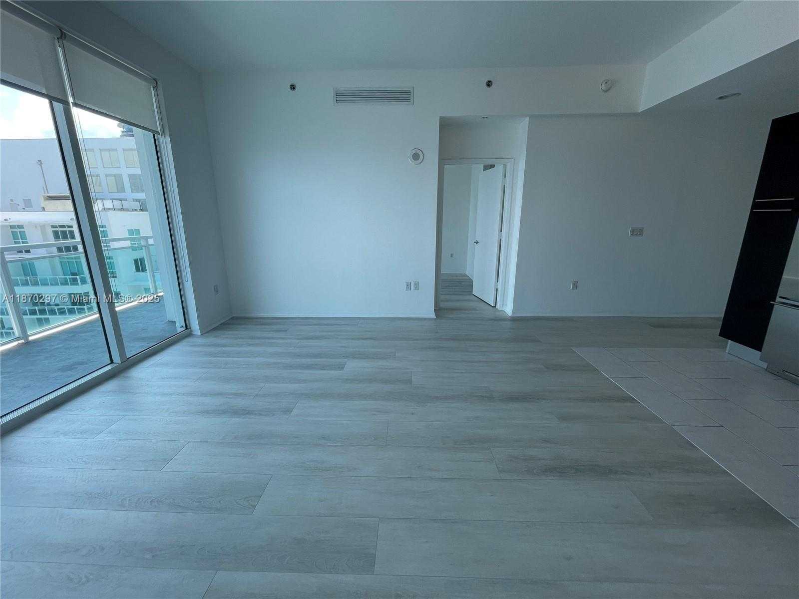 Small Image of 950 BRICKELL BAY DR #4407, Miami Number 7