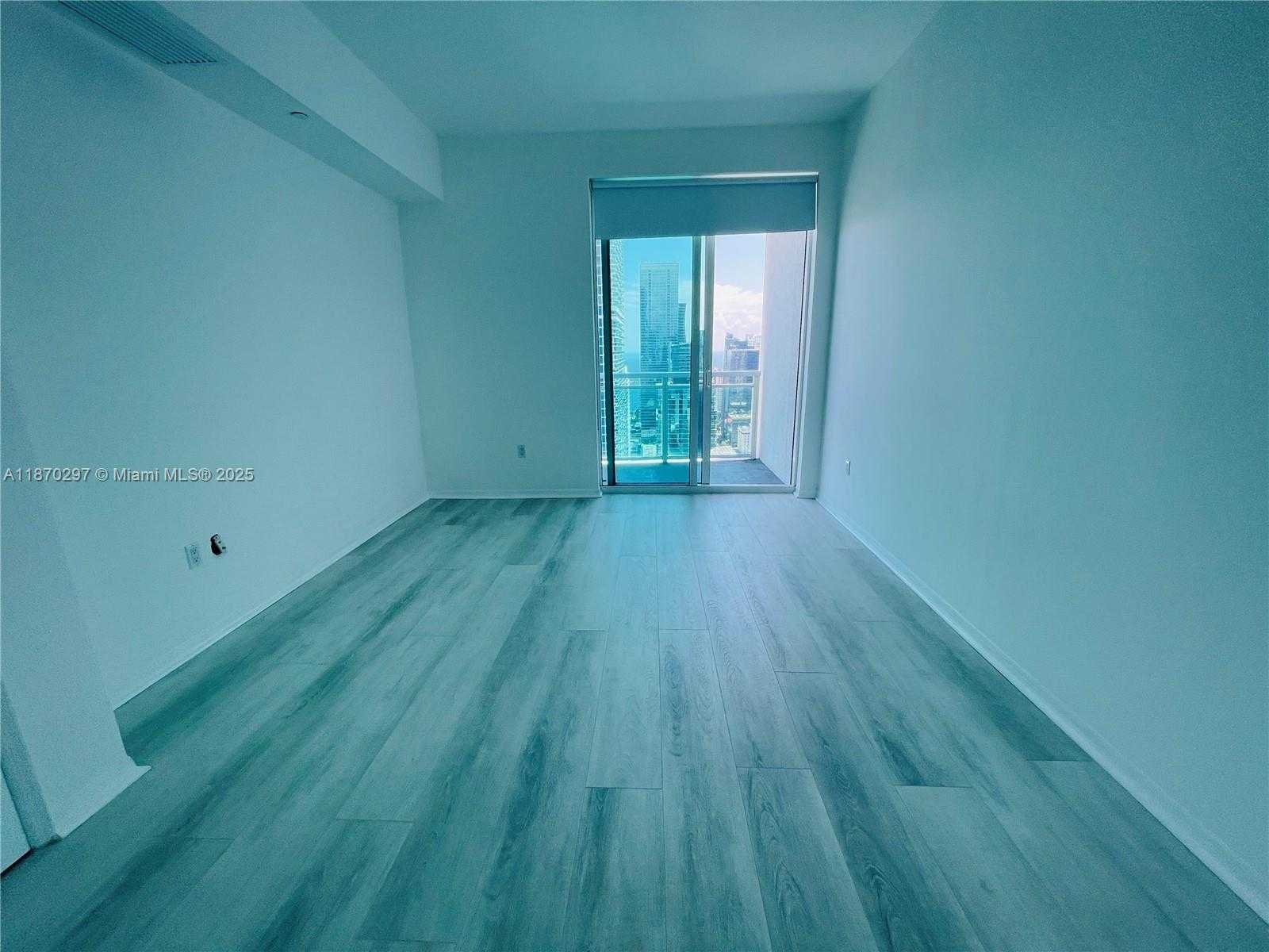 Small Image of 950 BRICKELL BAY DR #4407, Miami Number 9