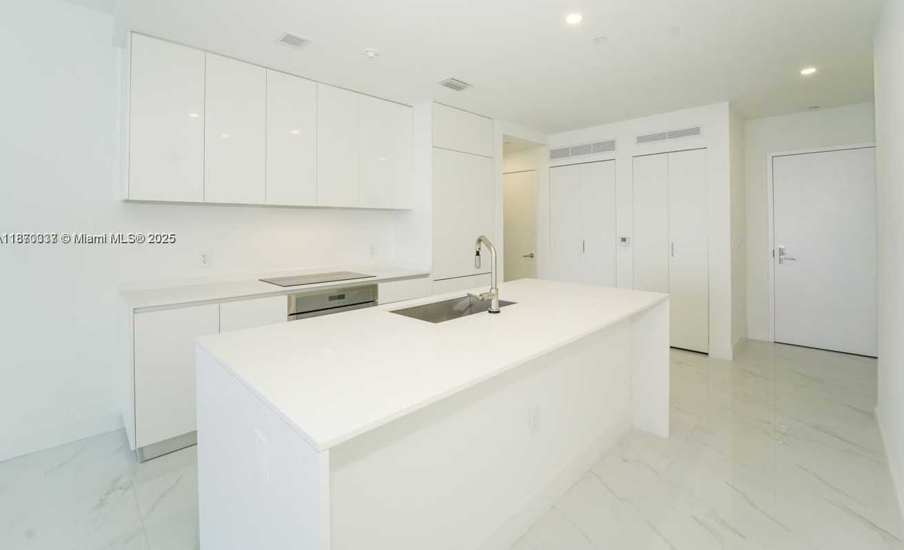 Small Image of 700 NORTH EAST 24 ST #4704, Miami Number 2