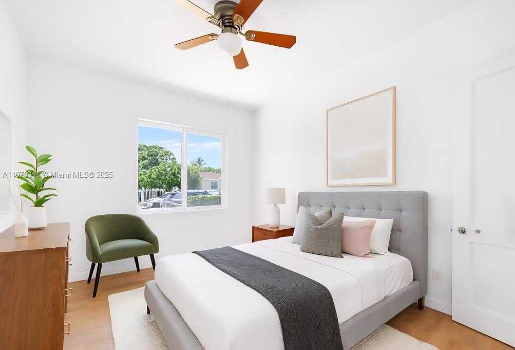 Small Image of 2622 SOUTH WEST 36TH AVE, Miami Number 10