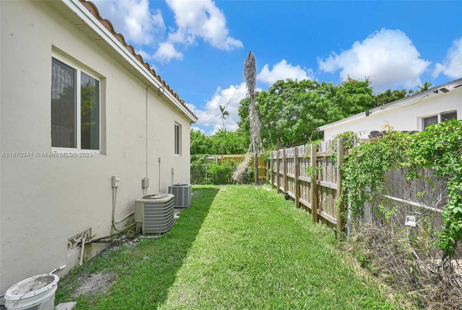 Small Image of 2622 SOUTH WEST 36TH AVE, Miami Number 12