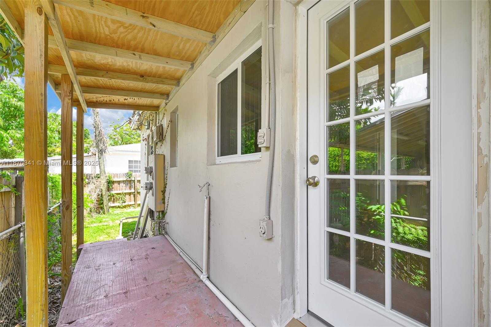 Small Image of 2622 SOUTH WEST 36TH AVE, Miami Number 13