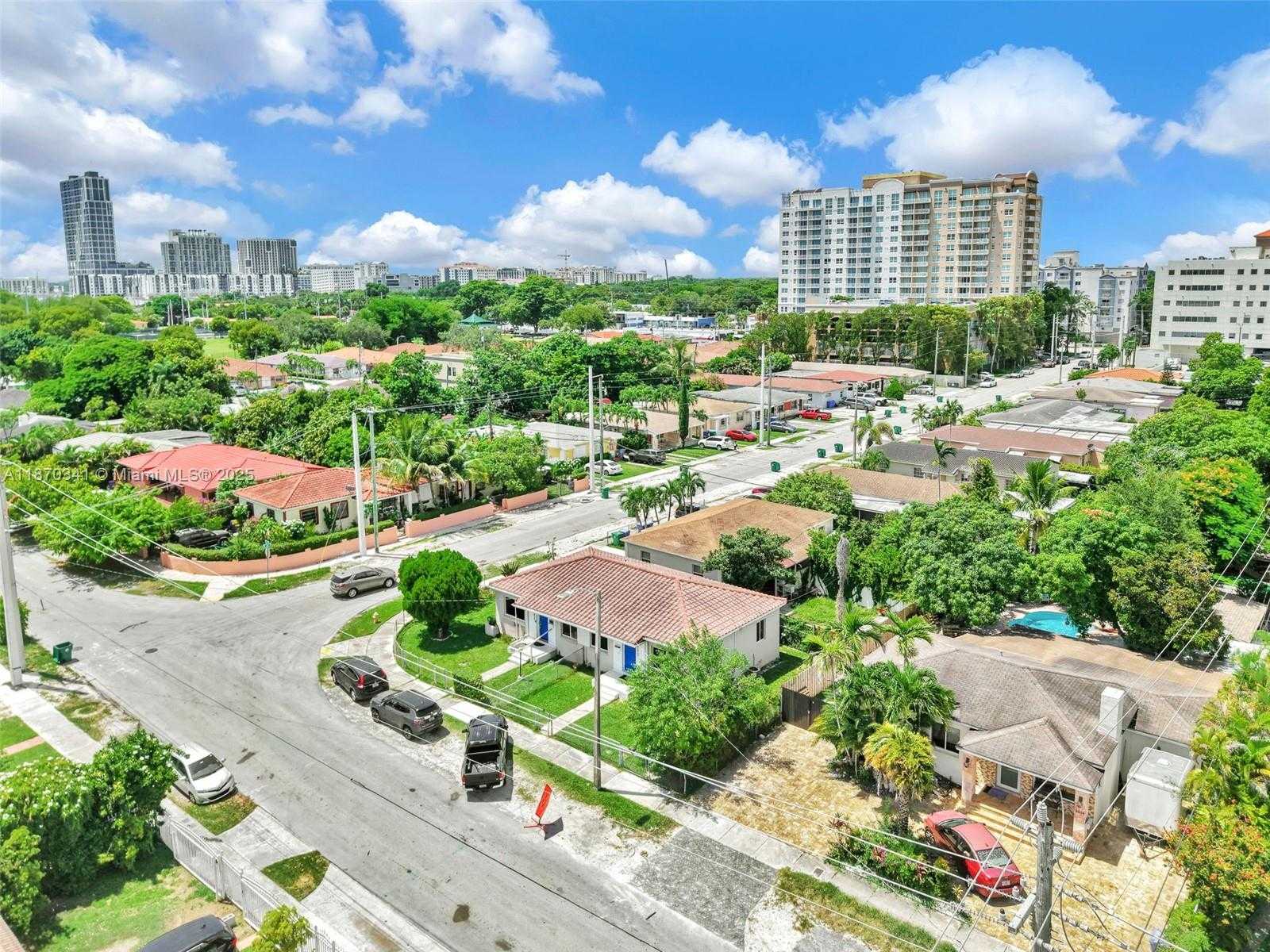 Small Image of 2622 SOUTH WEST 36TH AVE, Miami Number 16