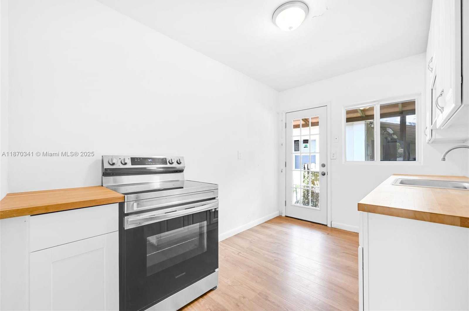 Small Image of 2622 SOUTH WEST 36TH AVE, Miami Number 3