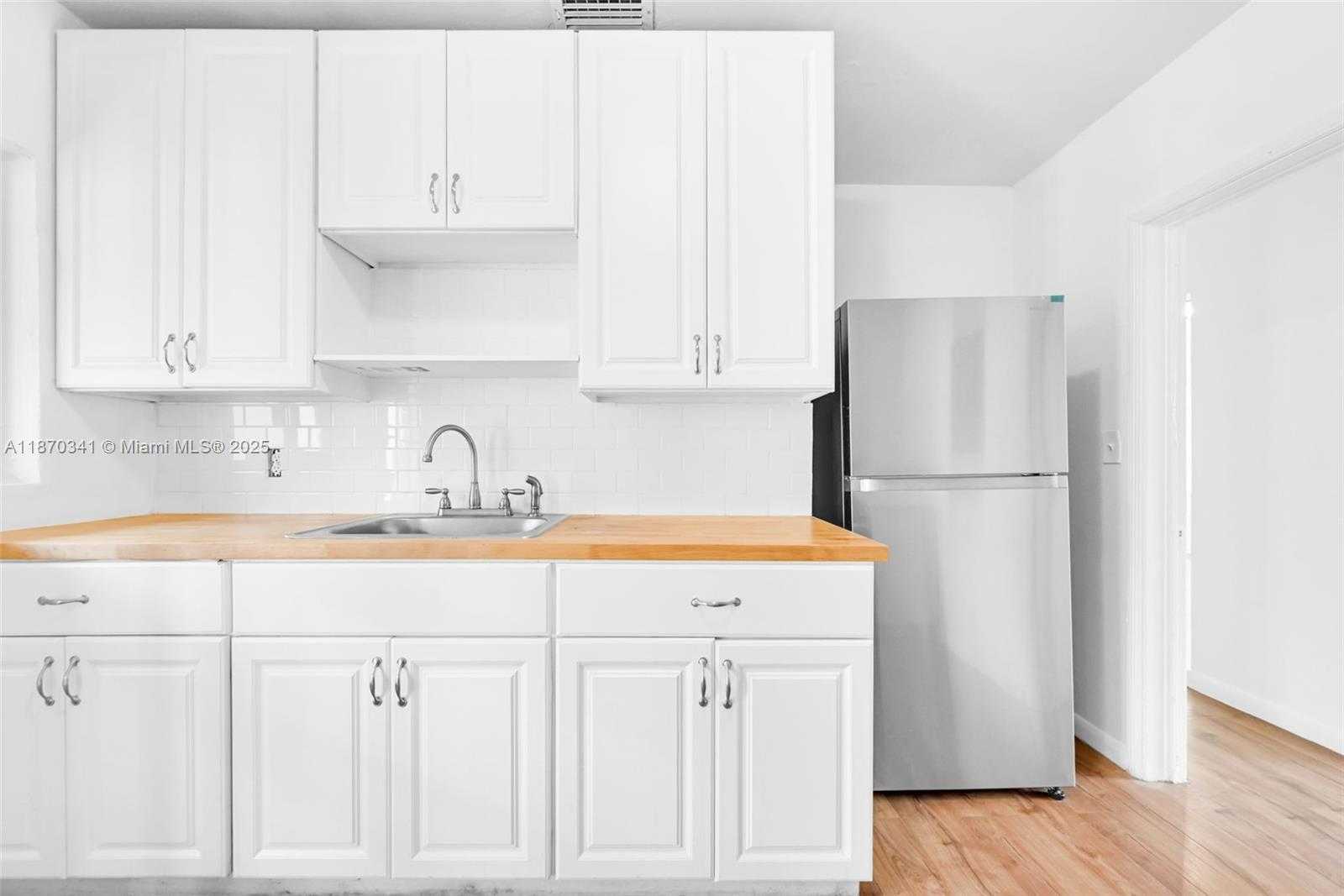 Small Image of 2622 SOUTH WEST 36TH AVE, Miami Number 4