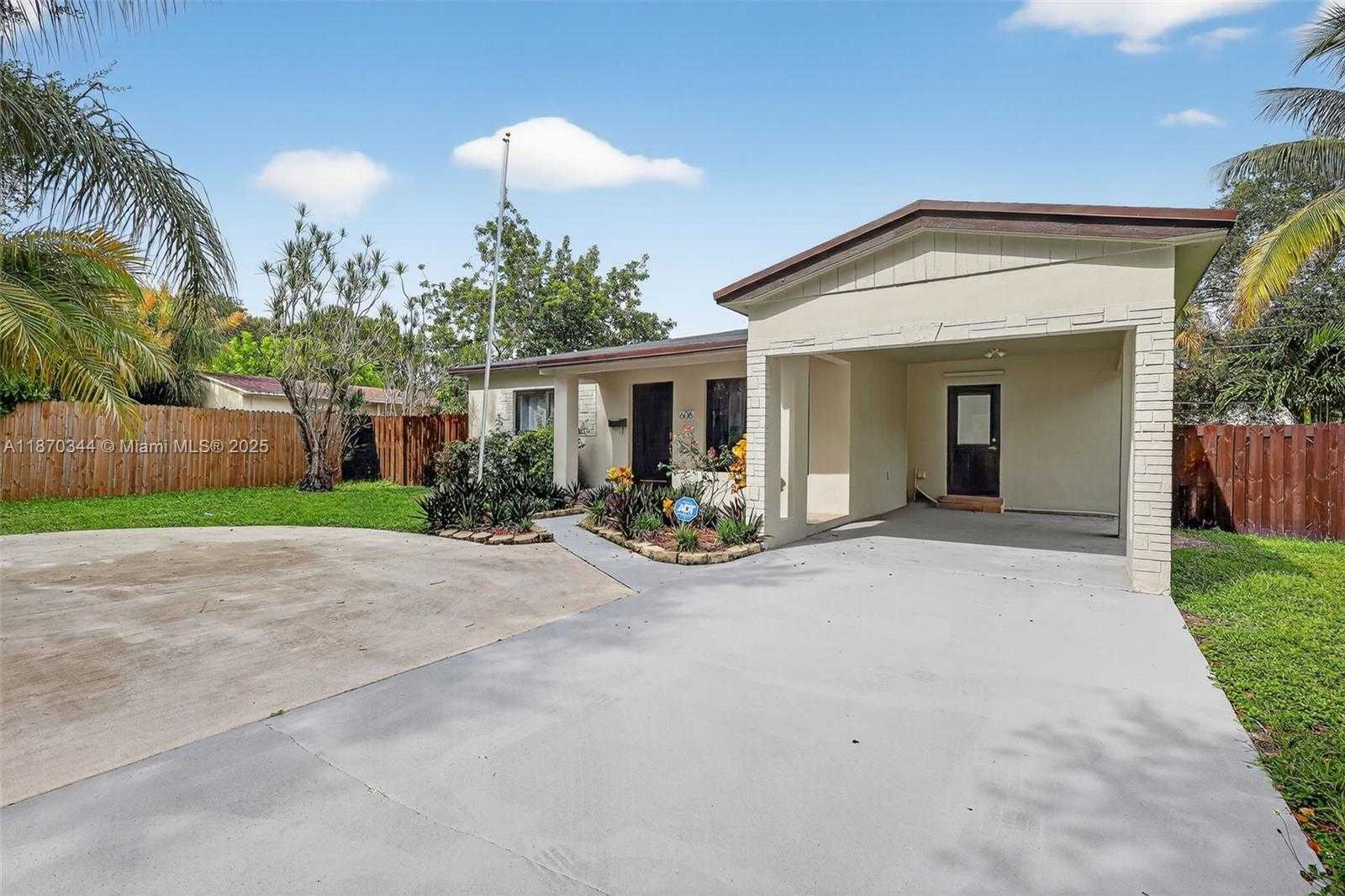 Small Image of 606 NORTH 28TH AVE, Hollywood Number 2