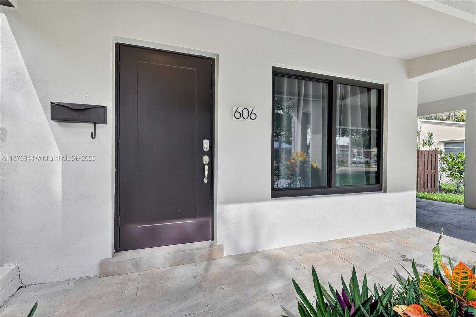 Small Image of 606 NORTH 28TH AVE, Hollywood Number 5