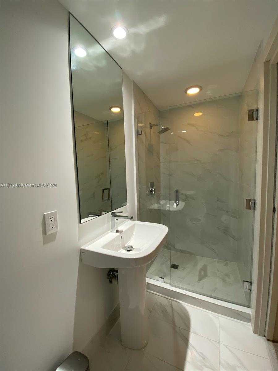 Small Image of 801 SOUTH MIAMI AVE #2008, Miami Number 10