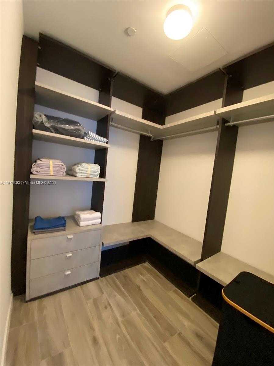 Small Image of 801 SOUTH MIAMI AVE #2008, Miami Number 25