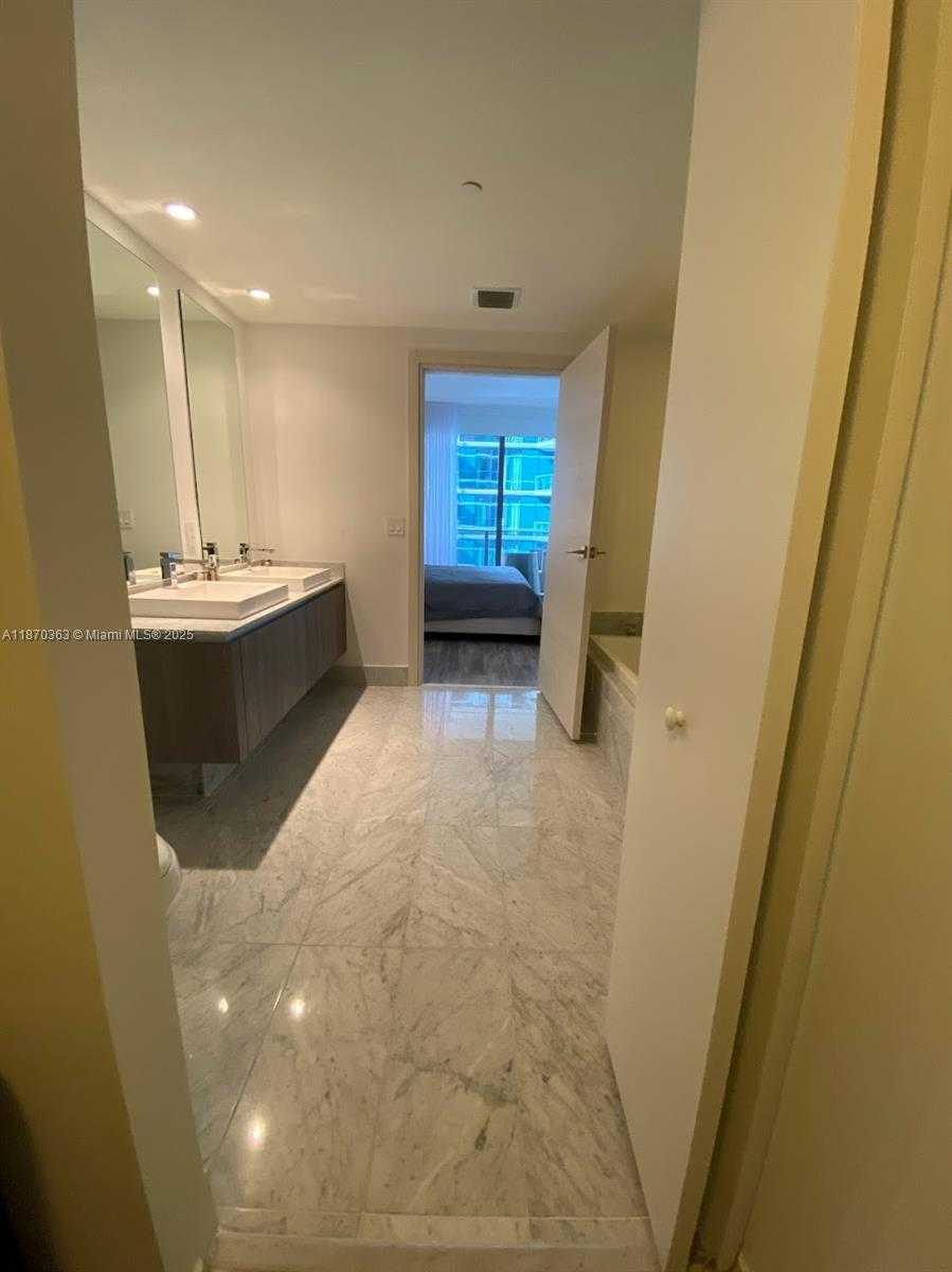 Small Image of 801 SOUTH MIAMI AVE #2008, Miami Number 26