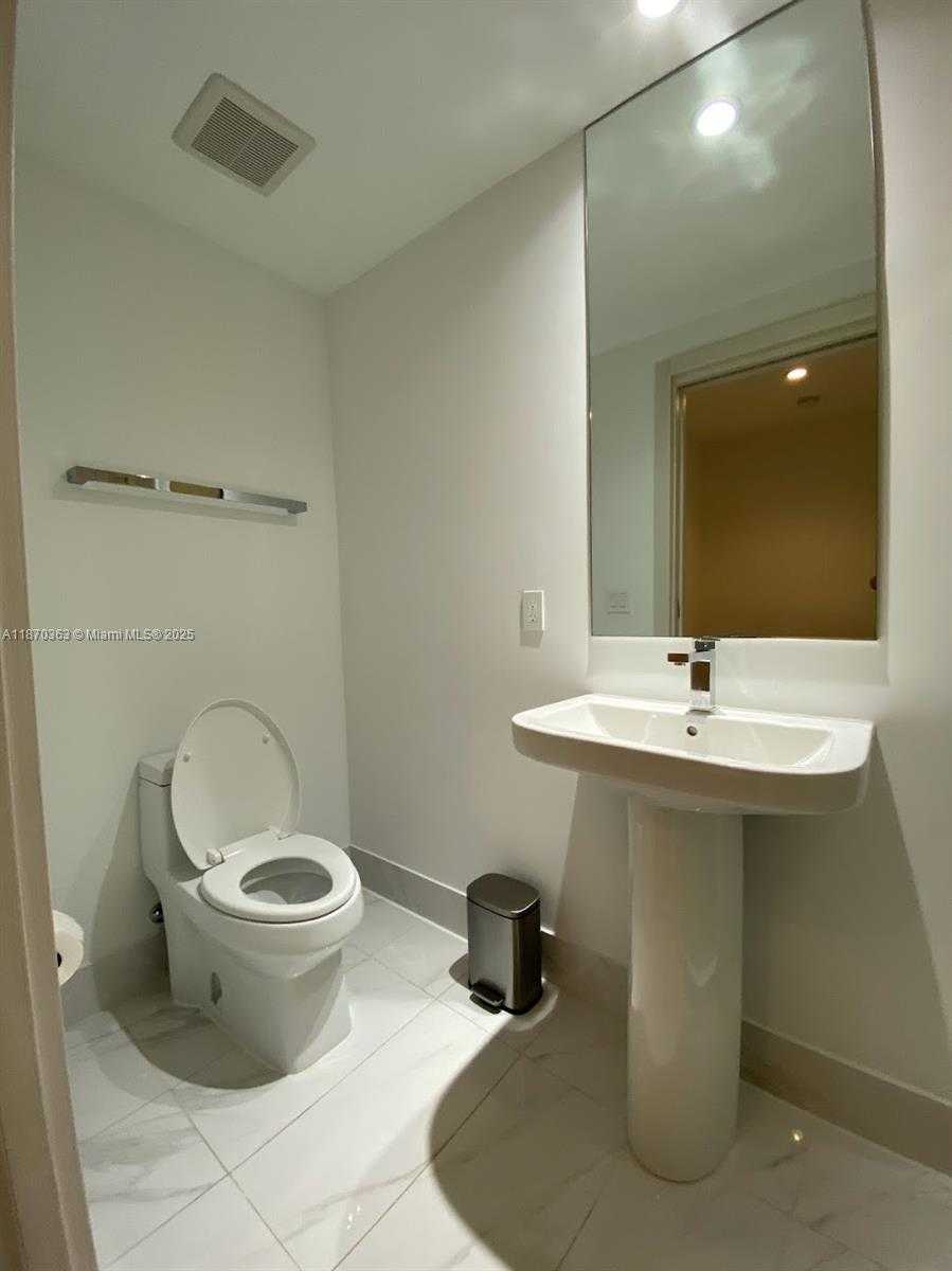 Small Image of 801 SOUTH MIAMI AVE #2008, Miami Number 9