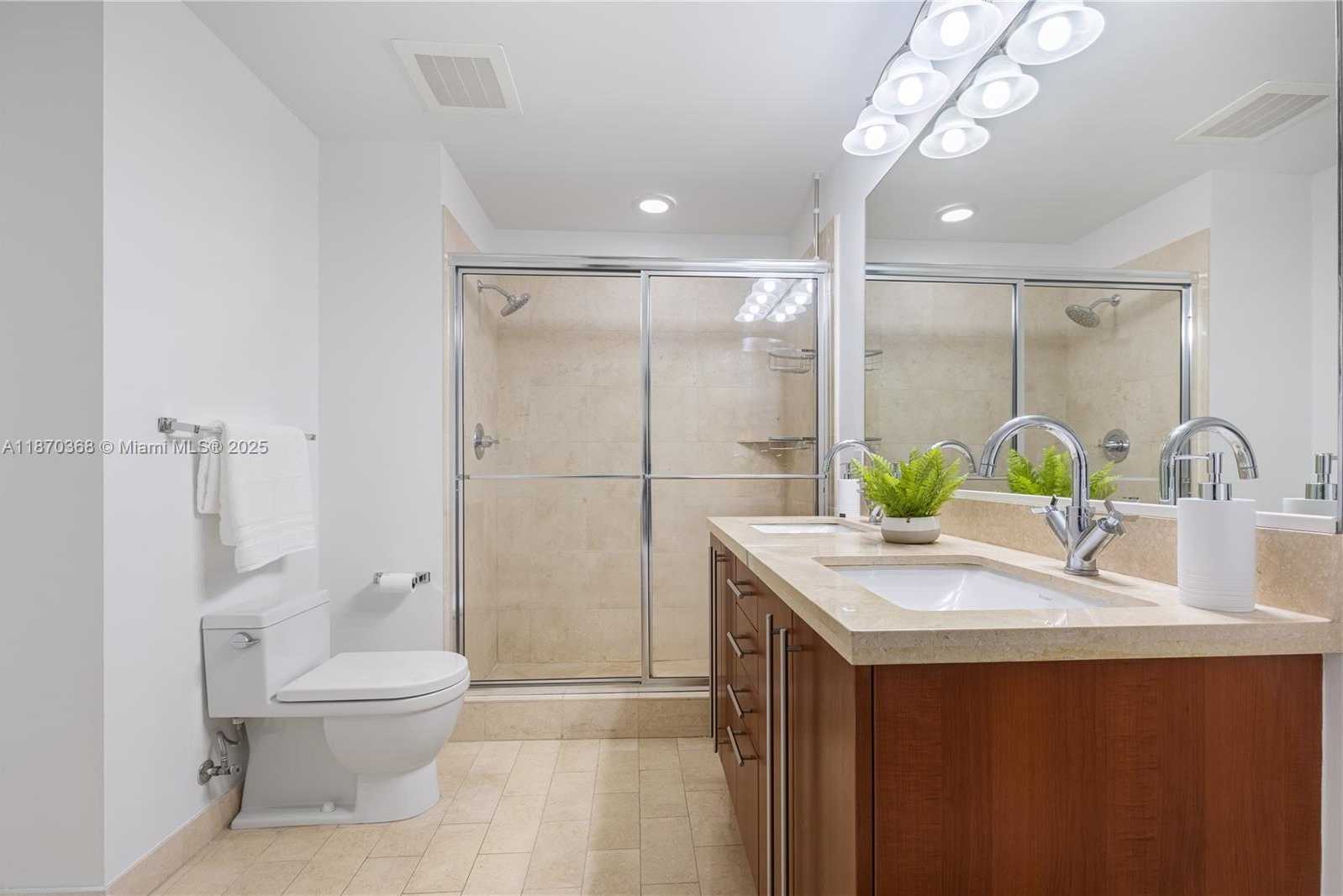 Small Image of 79 SOUTH WEST 12TH ST #3704, Miami Number 18