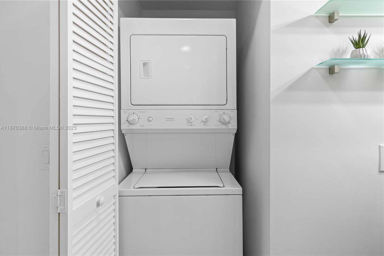 Small Image of 79 SOUTH WEST 12TH ST #3704, Miami Number 22