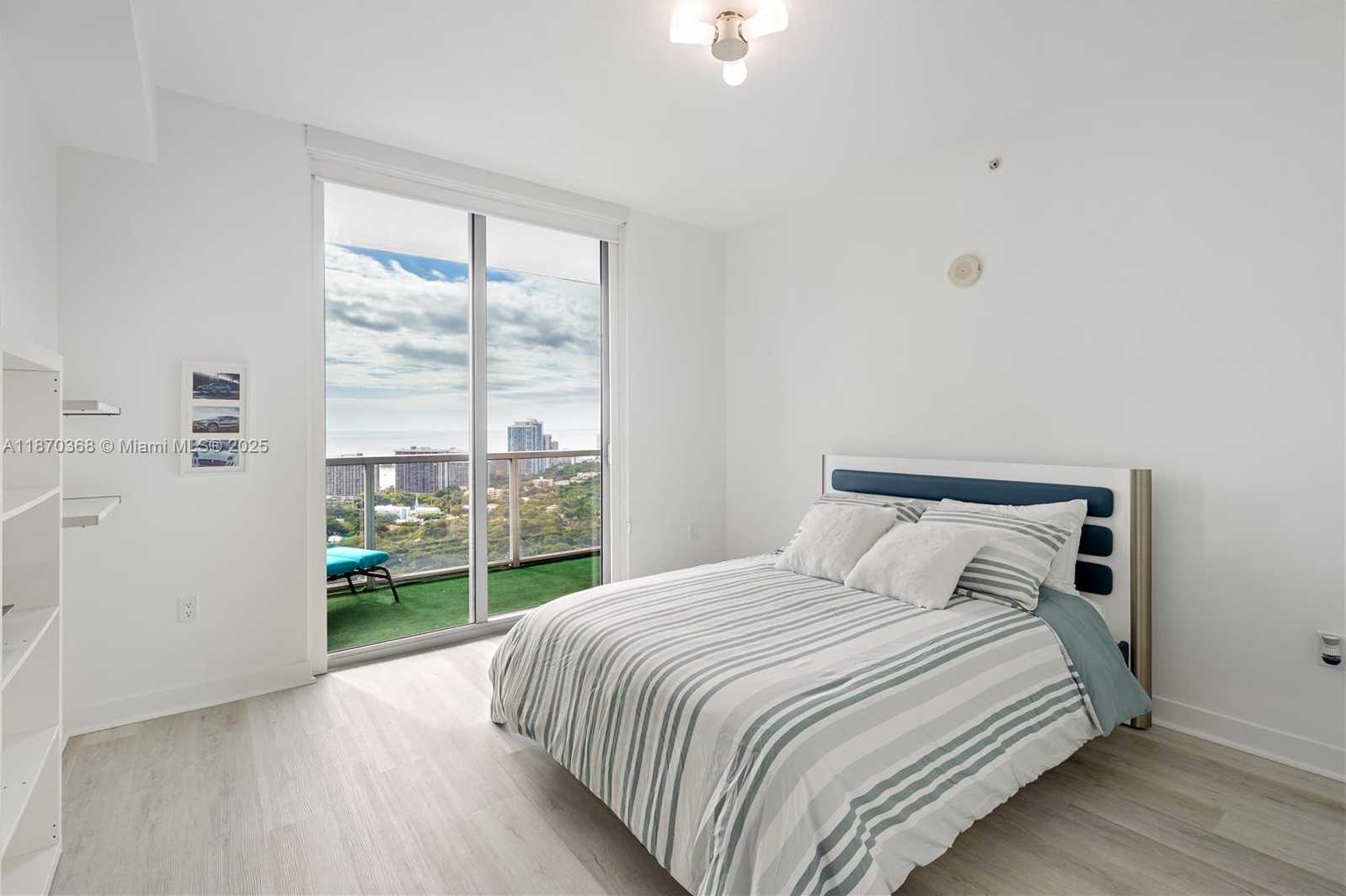 Small Image of 79 SOUTH WEST 12TH ST #3704, Miami Number 24