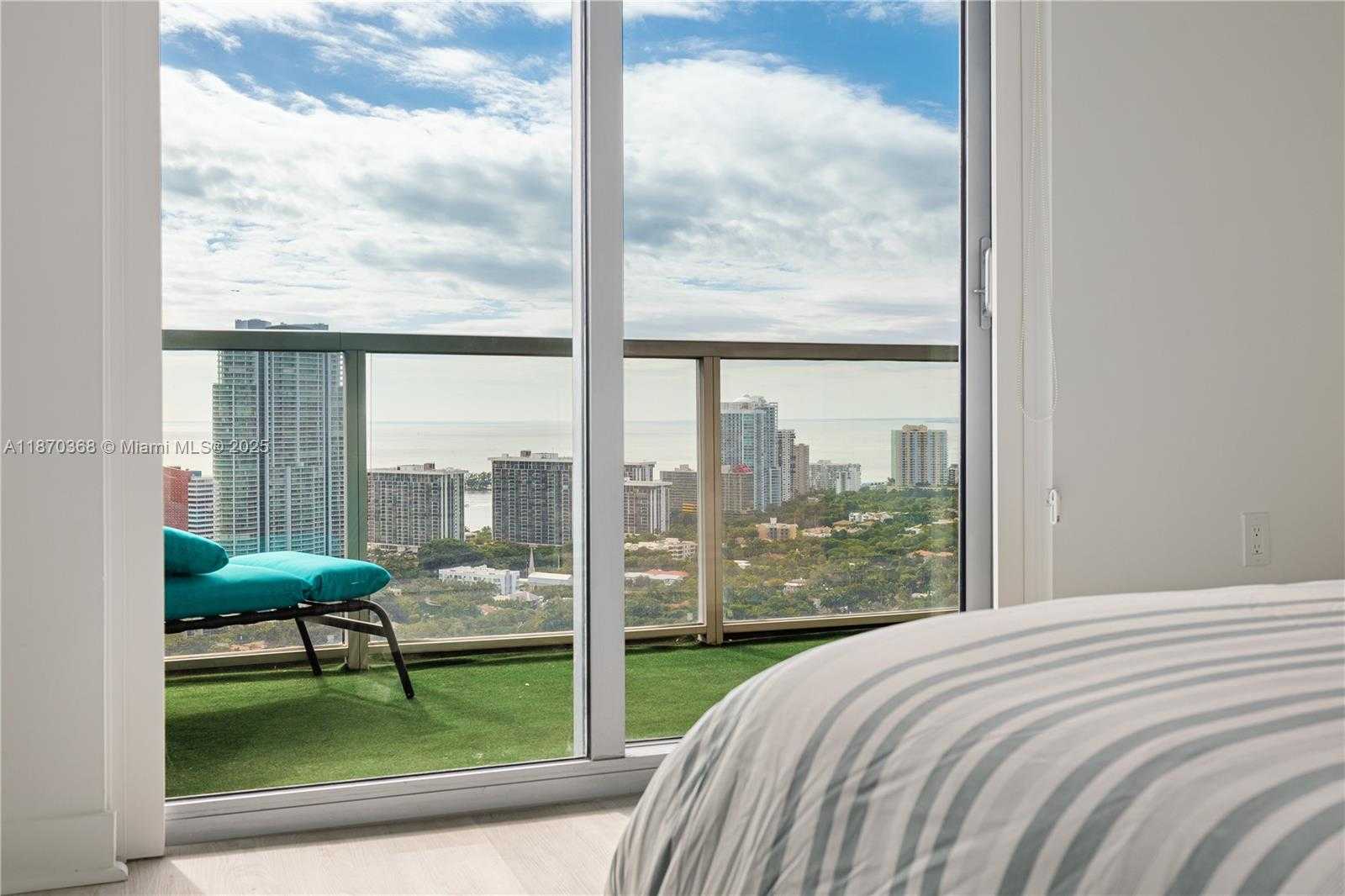 Small Image of 79 SOUTH WEST 12TH ST #3704, Miami Number 25