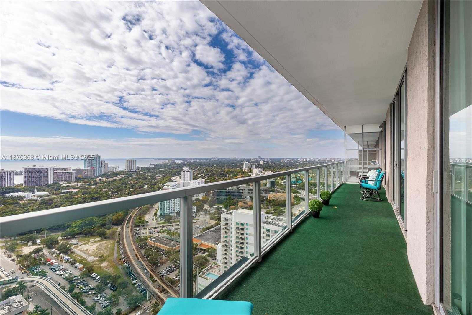 Small Image of 79 SOUTH WEST 12TH ST #3704, Miami Number 8