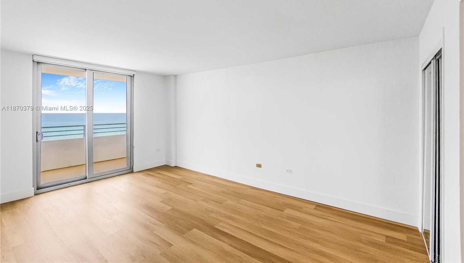 Small Image of 5555 COLLINS AVE #16K, Miami Beach Number 14