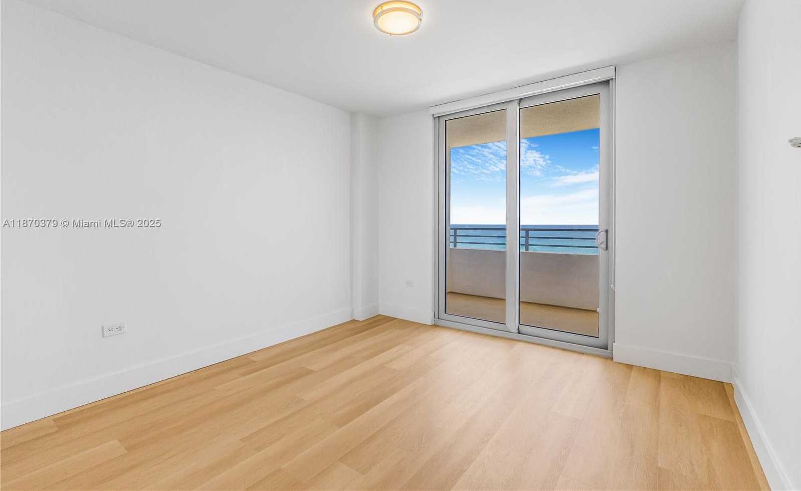 Small Image of 5555 COLLINS AVE #16K, Miami Beach Number 28