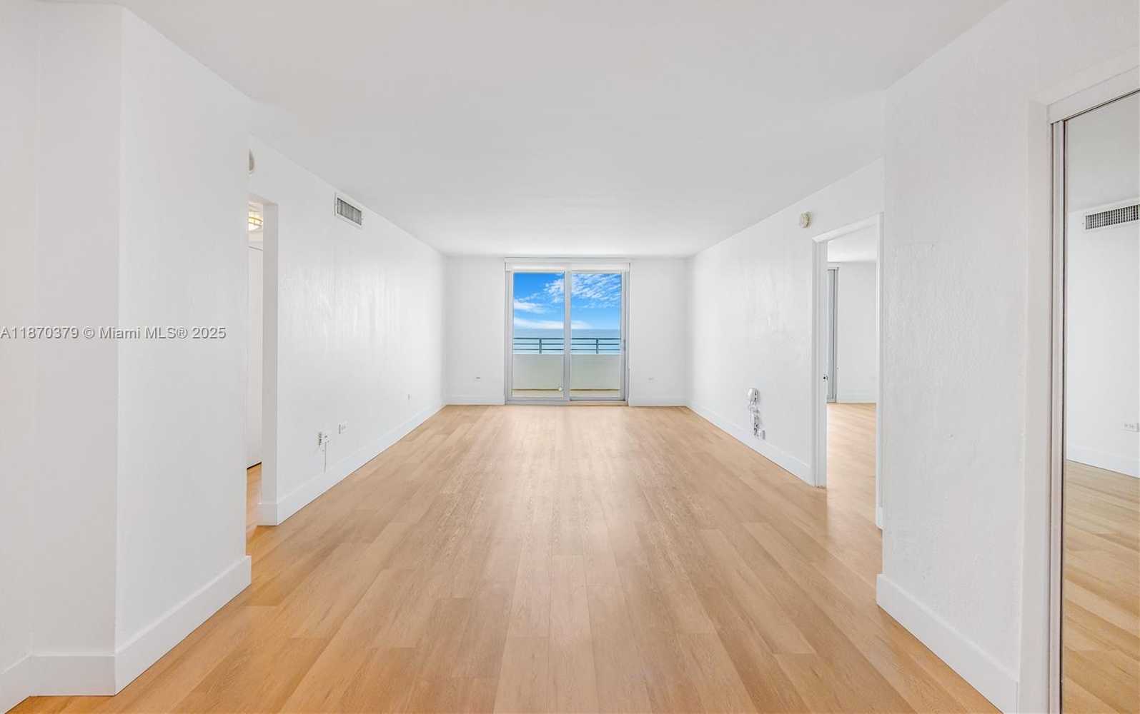 Small Image of 5555 COLLINS AVE #16K, Miami Beach Number 5
