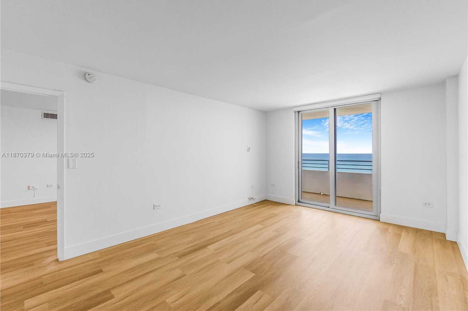 Small Image of 5555 COLLINS AVE #16K, Miami Beach Number 8