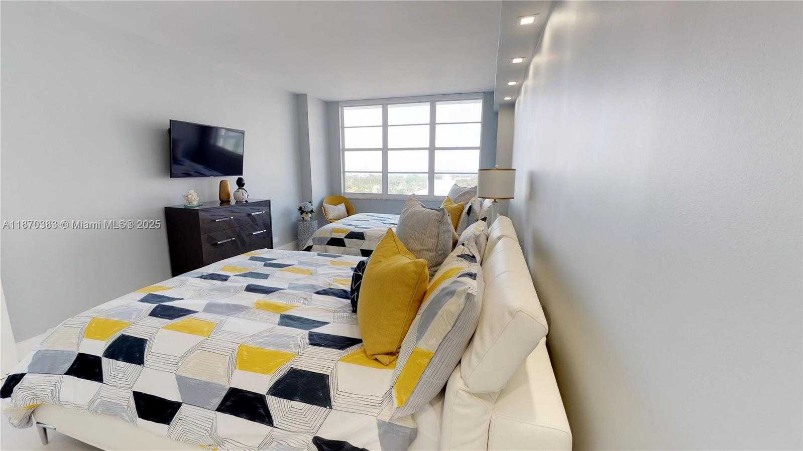 Small Image of 5601 COLLINS AVE #1225, Miami Beach Number 24