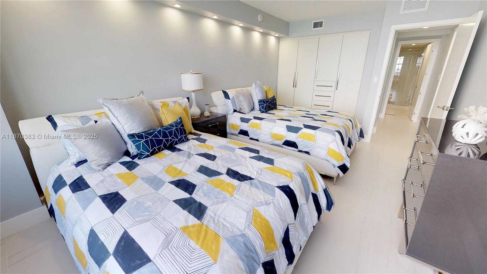 Small Image of 5601 COLLINS AVE #1225, Miami Beach Number 28