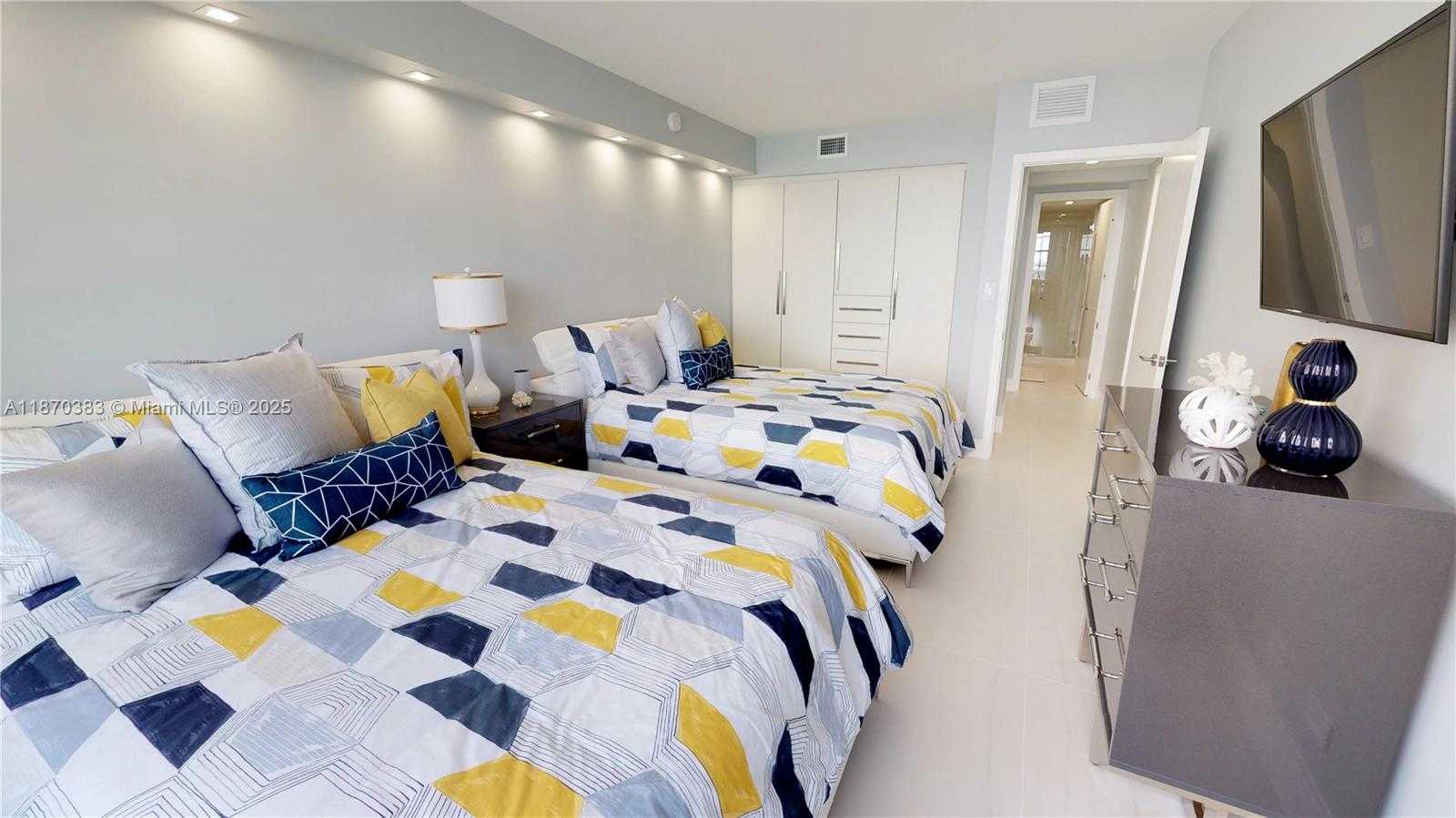 Small Image of 5601 COLLINS AVE #1225, Miami Beach Number 29