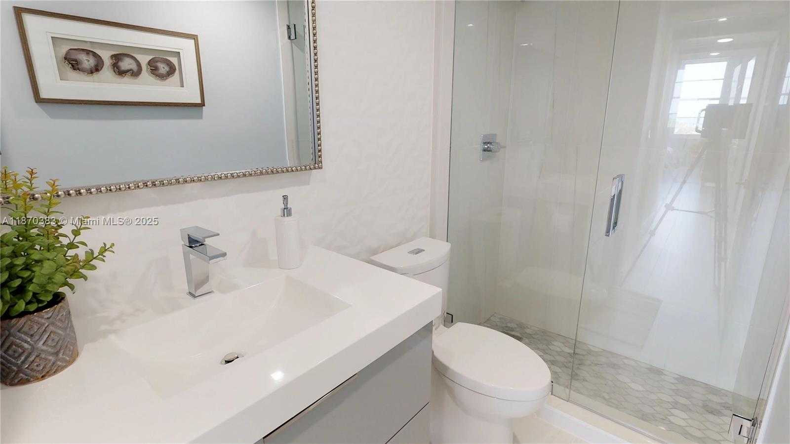 Small Image of 5601 COLLINS AVE #1225, Miami Beach Number 33