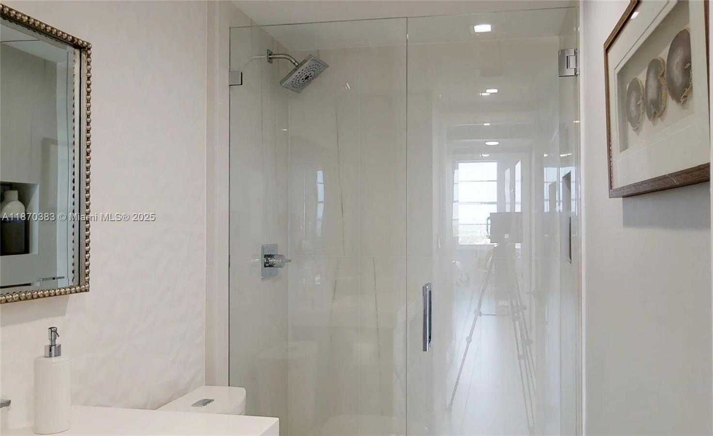 Small Image of 5601 COLLINS AVE #1225, Miami Beach Number 36