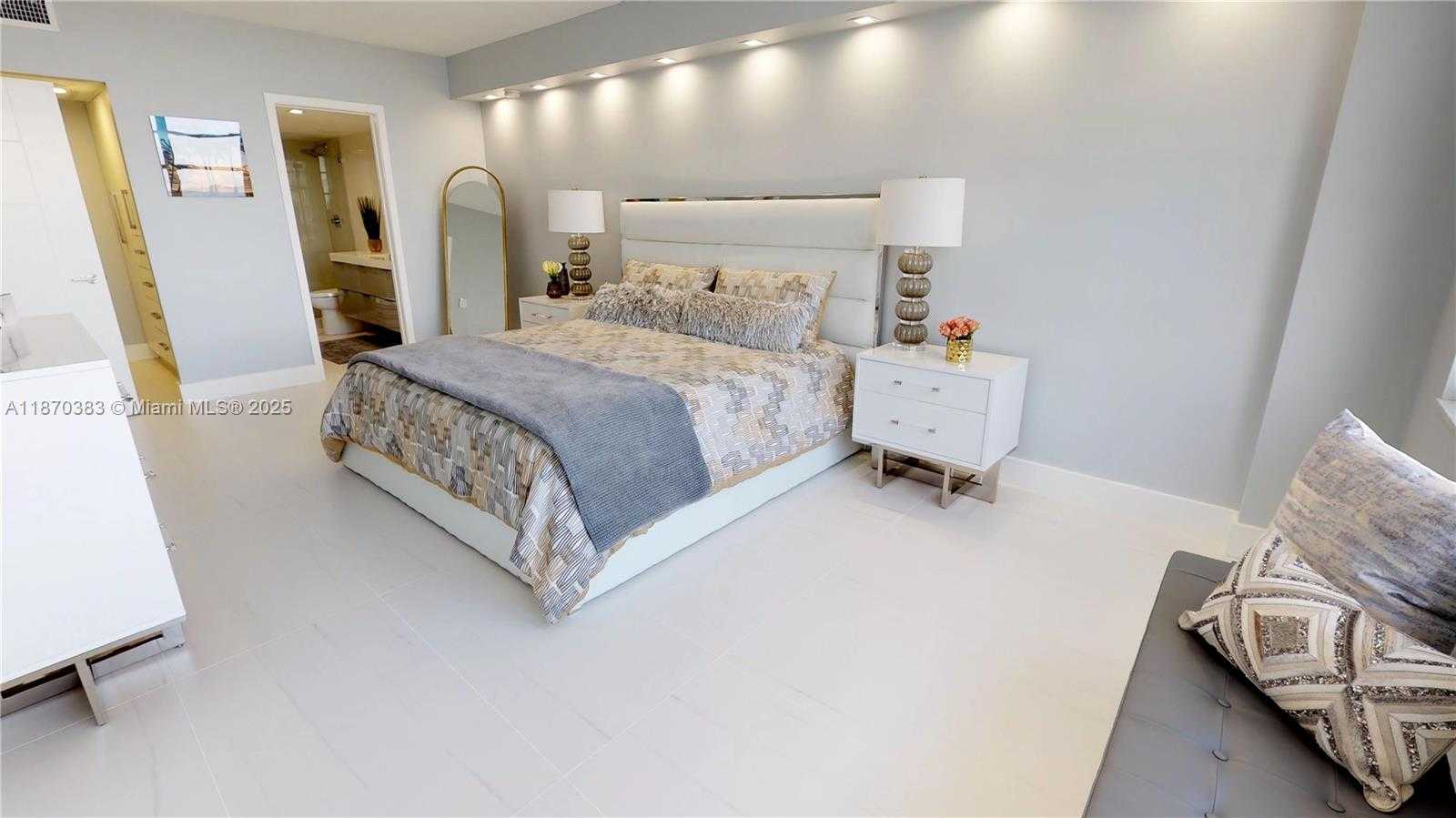 Small Image of 5601 COLLINS AVE #1225, Miami Beach Number 44