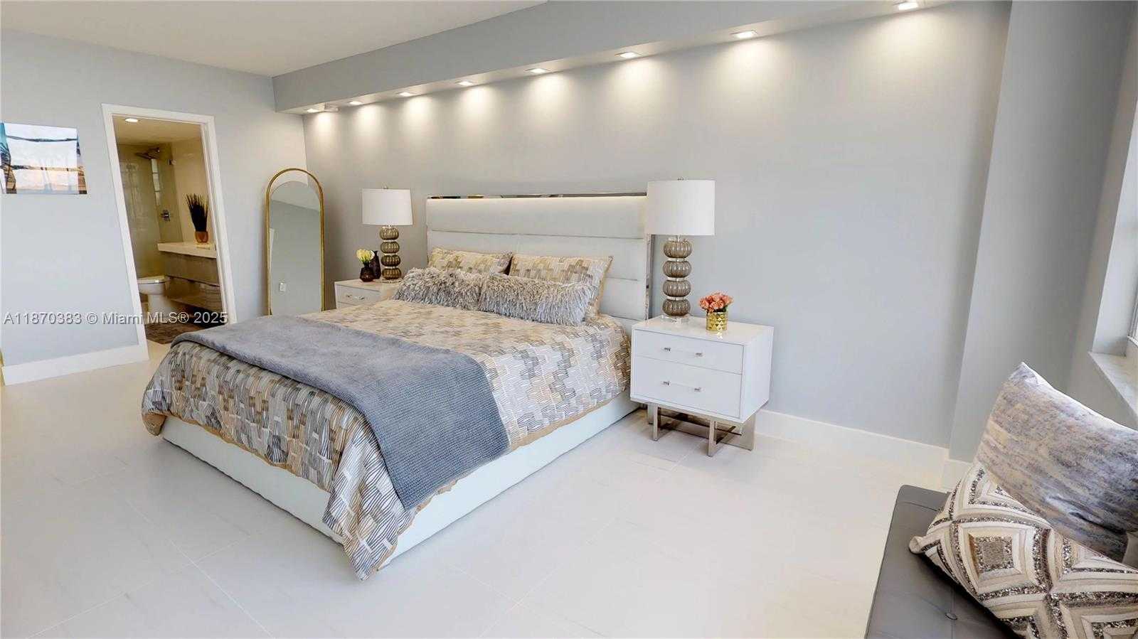 Small Image of 5601 COLLINS AVE #1225, Miami Beach Number 45