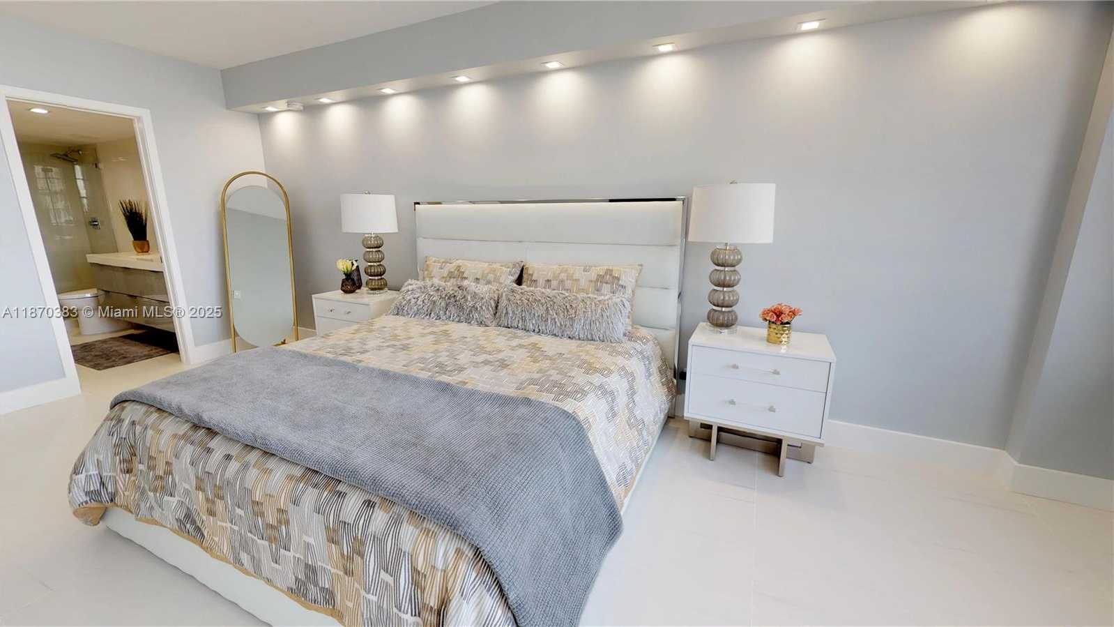 Small Image of 5601 COLLINS AVE #1225, Miami Beach Number 47