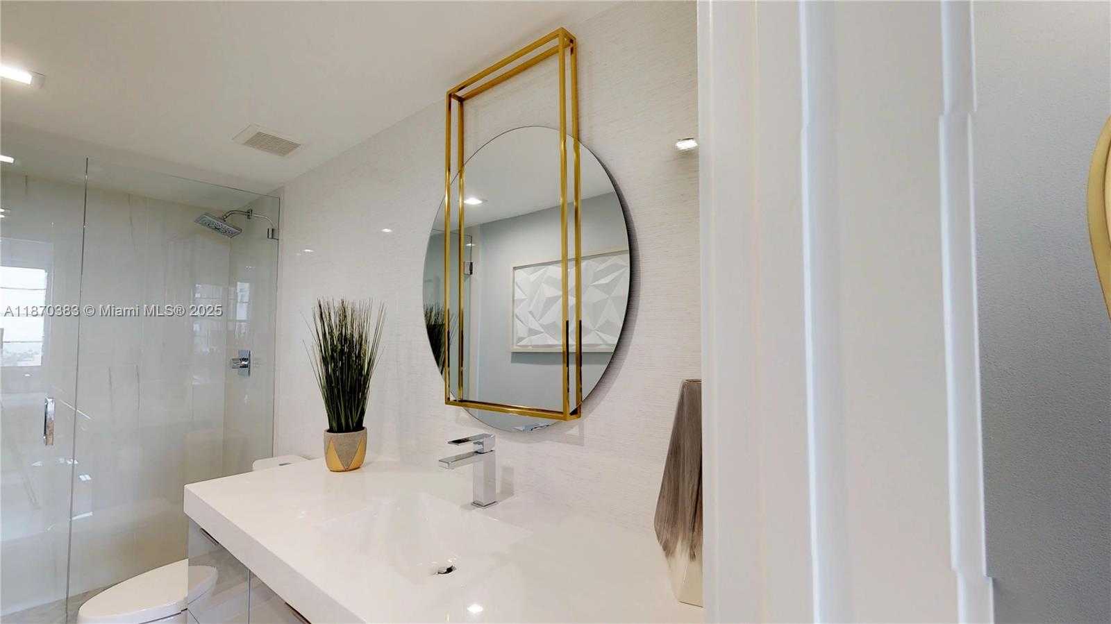 Small Image of 5601 COLLINS AVE #1225, Miami Beach Number 49