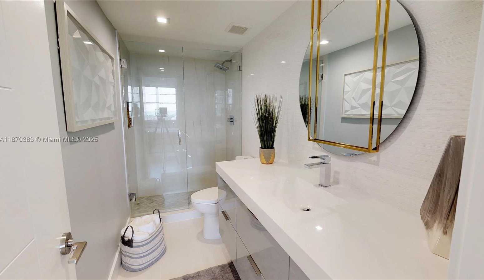 Small Image of 5601 COLLINS AVE #1225, Miami Beach Number 50