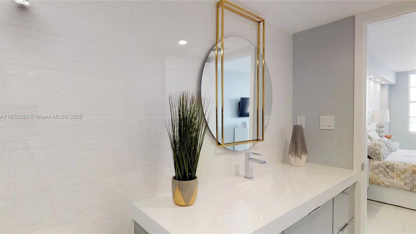 Small Image of 5601 COLLINS AVE #1225, Miami Beach Number 52