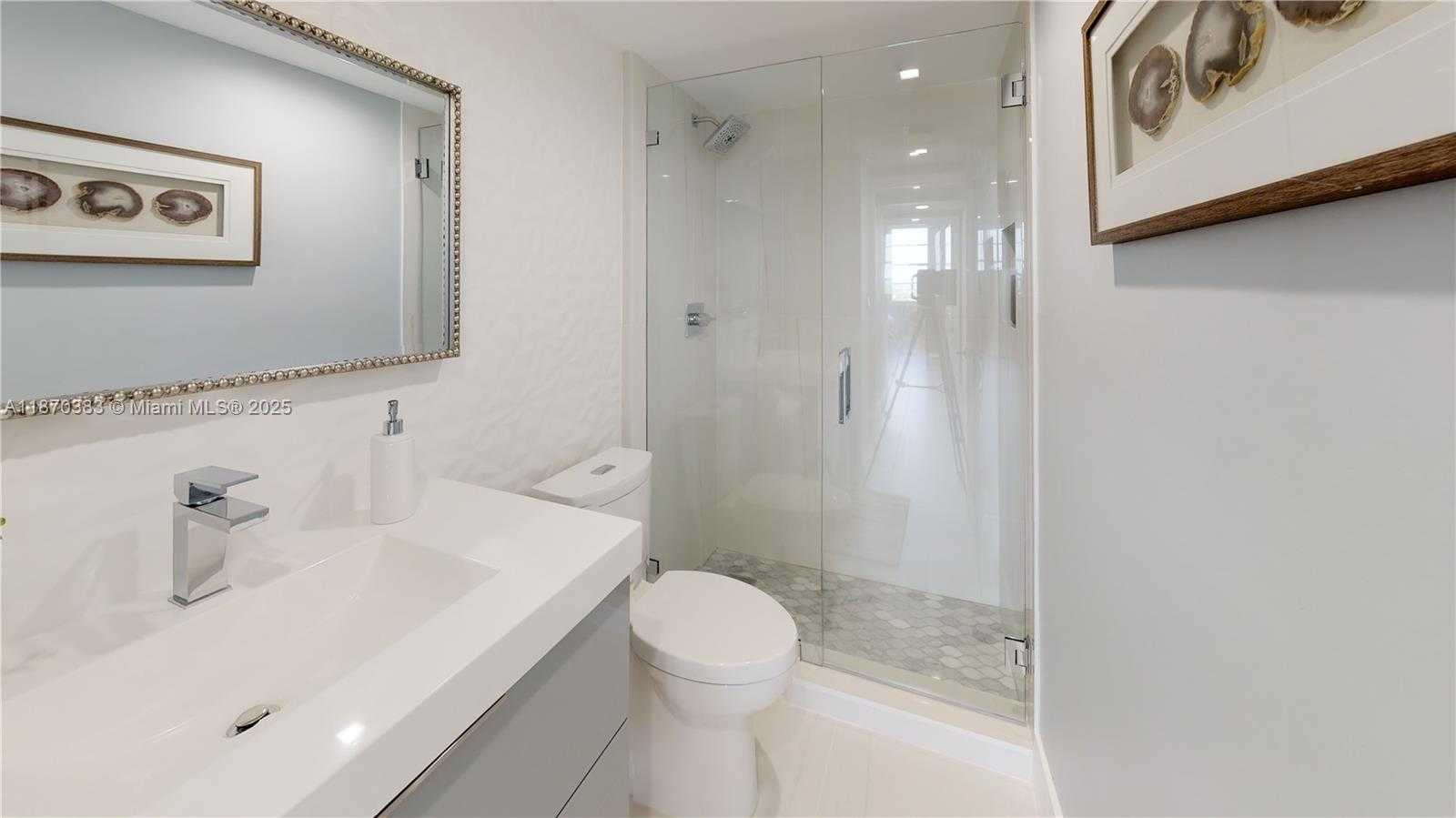 Small Image of 5601 COLLINS AVE #1225, Miami Beach Number 59