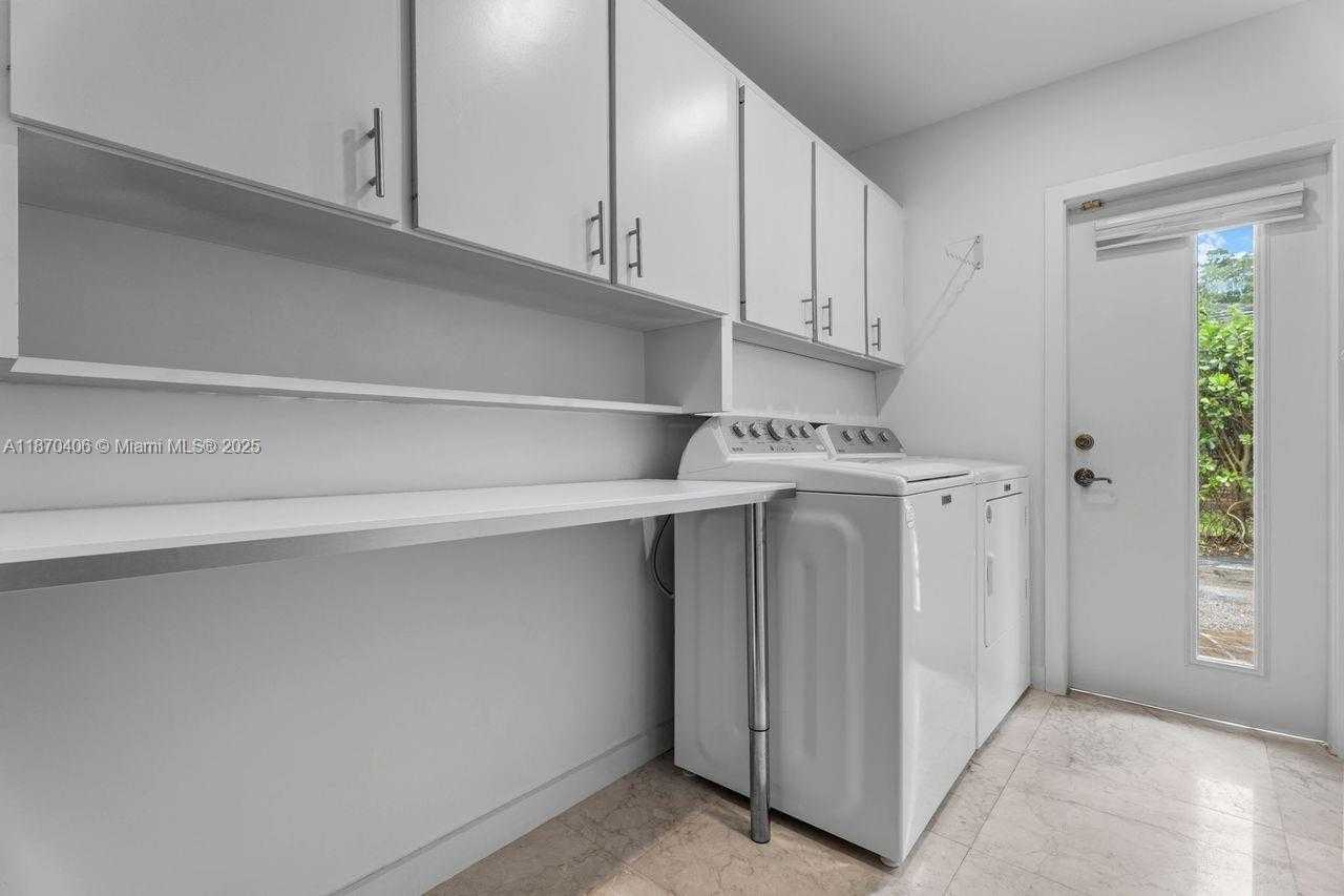 Small Image of 12120 SOUTH WEST 71ST CT, Pinecrest Number 13