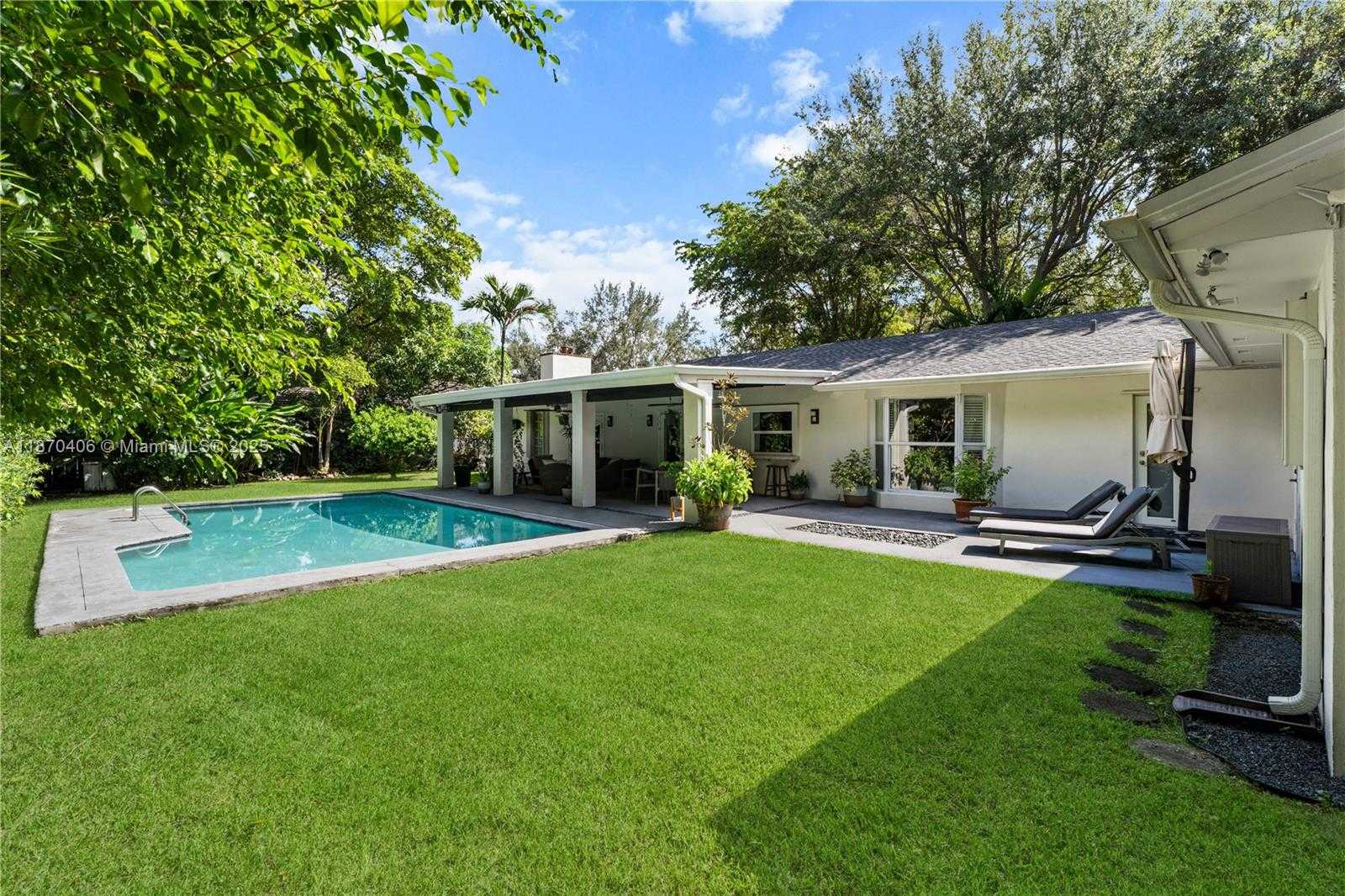 Small Image of 12120 SOUTH WEST 71ST CT, Pinecrest Number 22