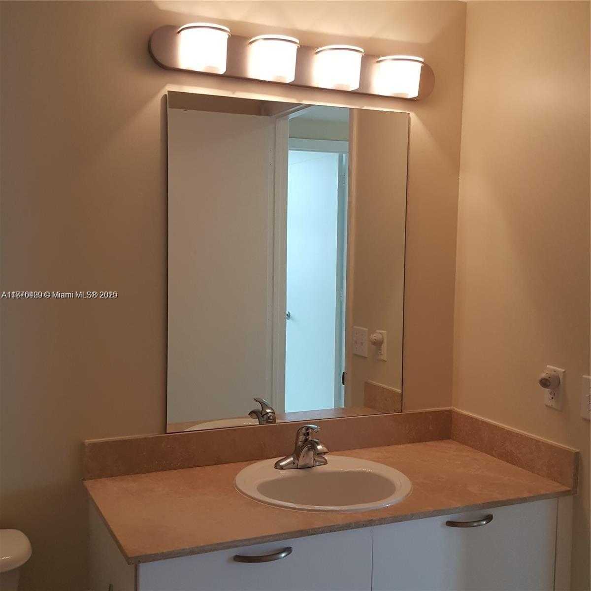 Small Image of 3180 SOUTH WEST 22 ST #905, Miami Number 6